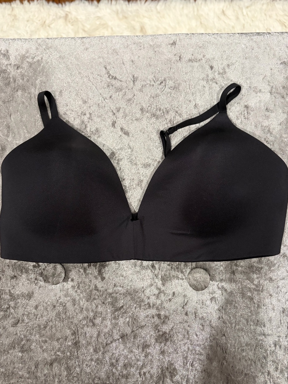 SKIMS Black Wireless Seamless T-Shirt Bra